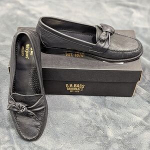 G.H. Bass Women's Venetian Bow Weejuns Leather Loafers Black Sz 8.5 With Box